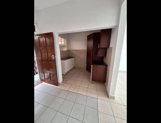 2 BEDROOM APARTMENT FOR SALE IN OVERPORT